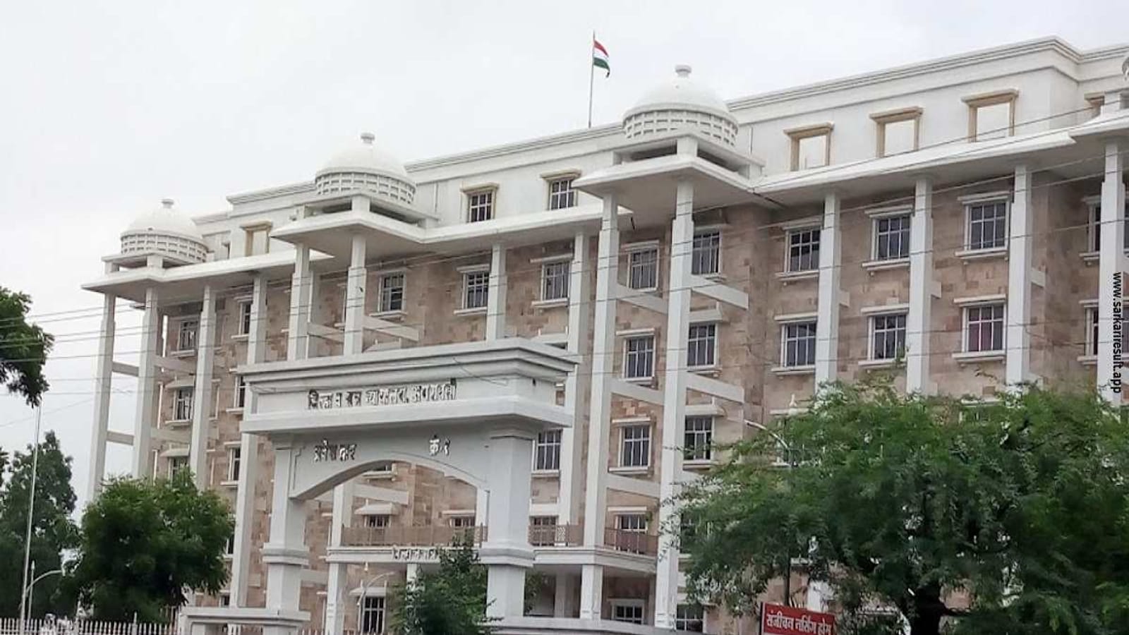 Schools in Amravati