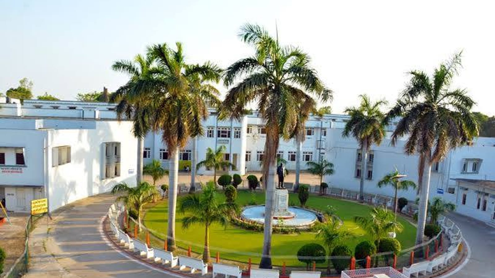 Schools in Sitapur