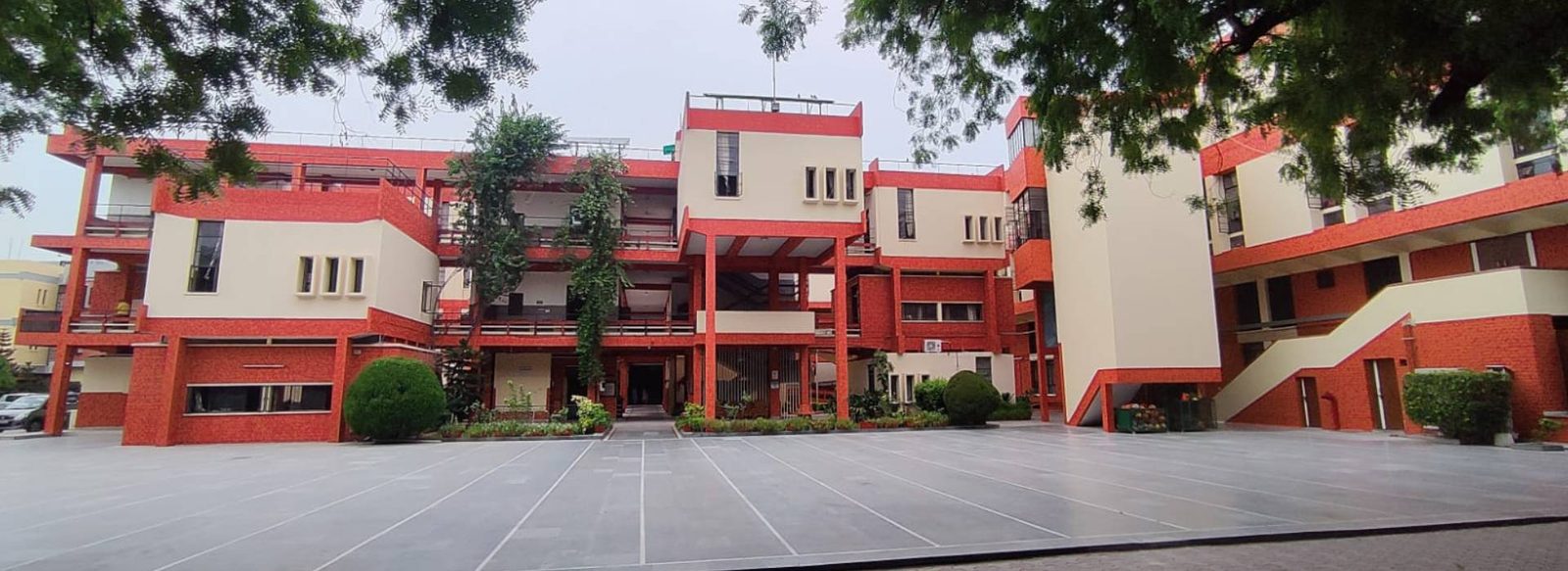 Carmel Convent School, Chanakyapuri photo