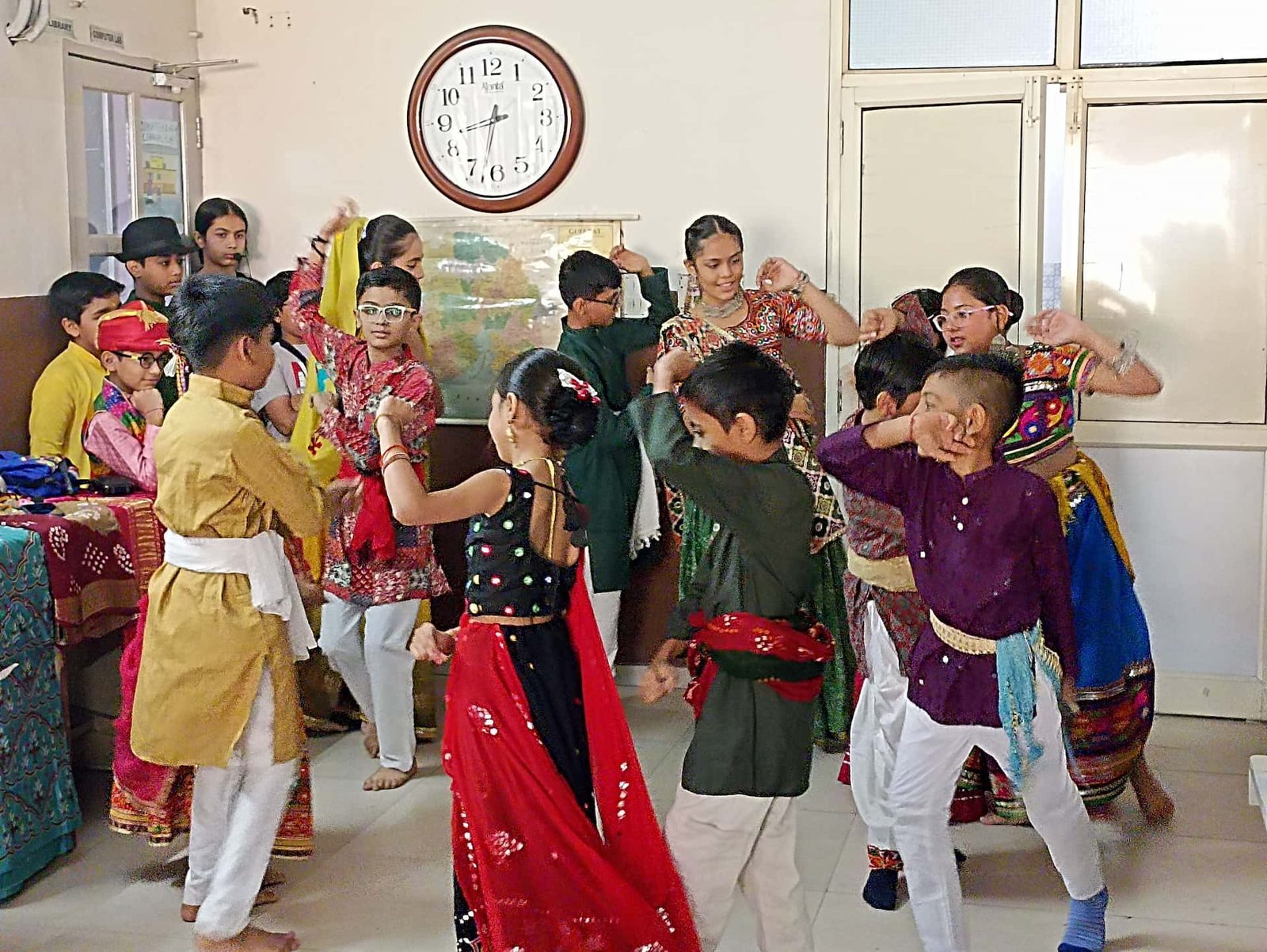 Sri Sri Ravishankar Vidya Mandir (SSRVM), Satellite, Ahmedabad campus photo