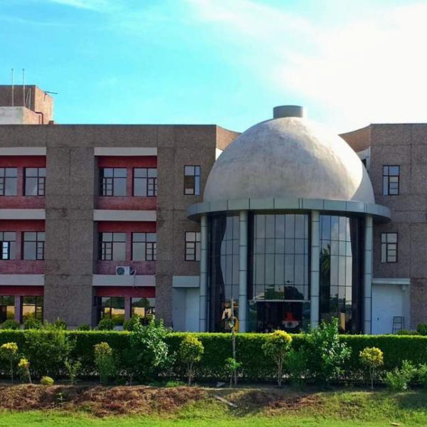 Seth M.R. Jaipuria School, Rooma Campus campus photo