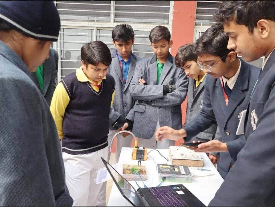 Indirapuram Public School, Crossings Republik photo