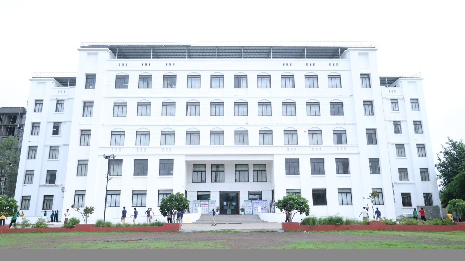 Modi School campus photo
