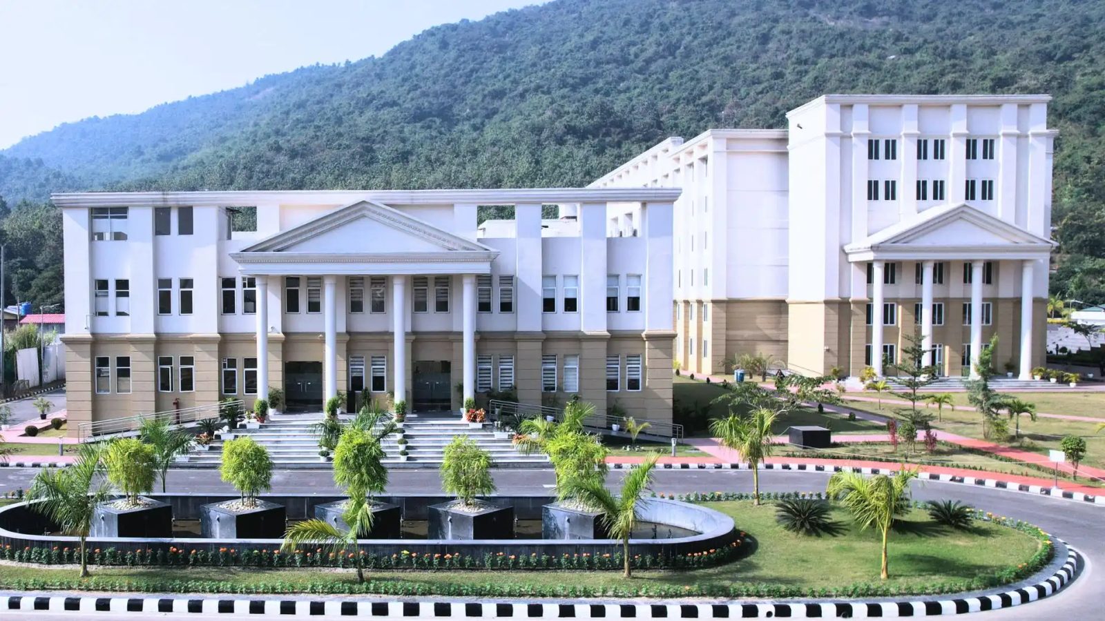 Vandya International School campus