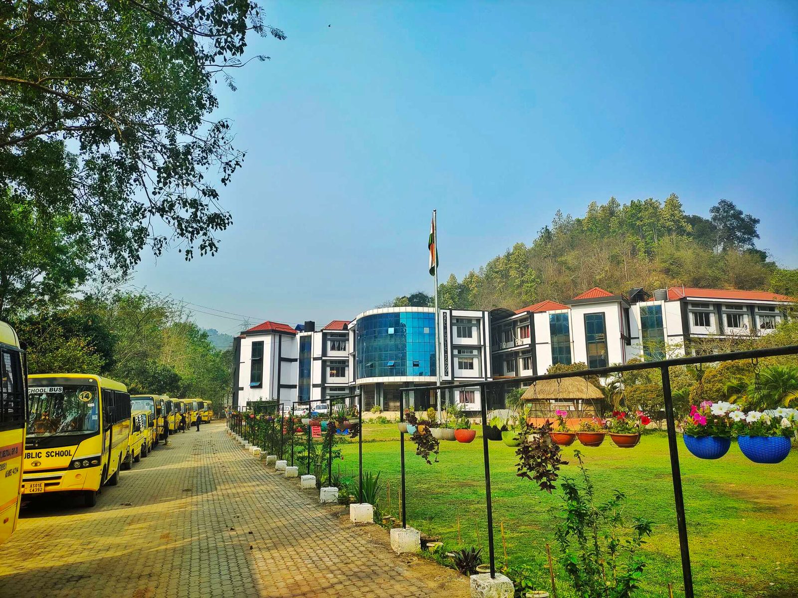 Axel Public School campus