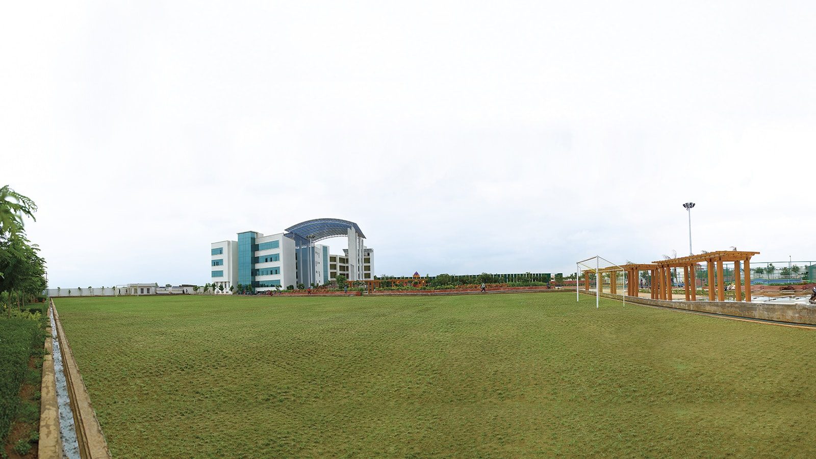 Ithaka International School campus